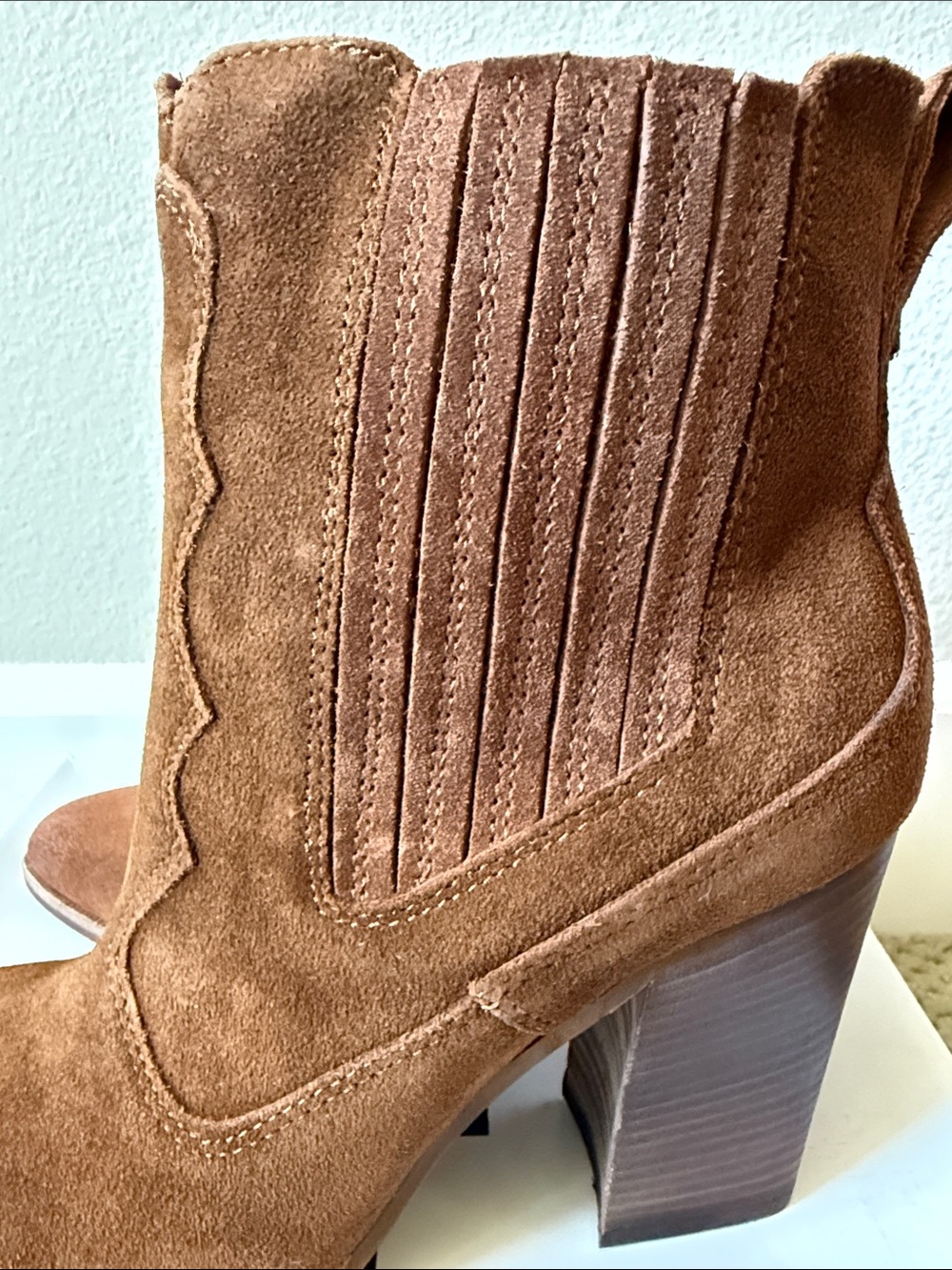 Dolce Vita Conway Acorn Suede Heeled Ankle Boots - Picture 4 of 7